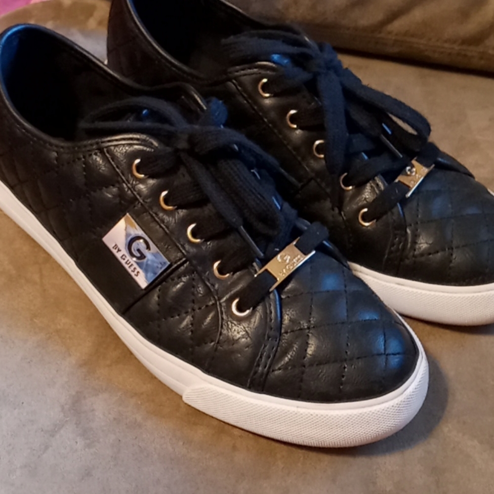 Black G by Guess flats